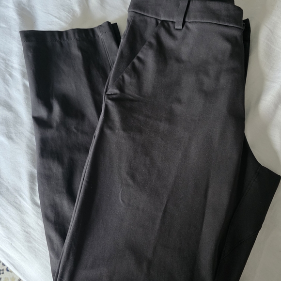 Lululemon - Picture 2 of 5